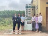 Ban nữ công Công đoàn Cục Hải quan tỉnh hỗ trợ công trình nước sạch cho giáo viên và học sinh tại huyện Đakrong