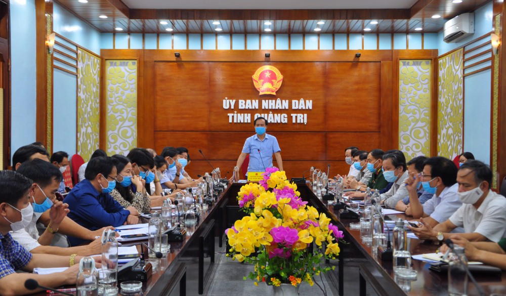 Chủ tịch UBND Võ Văn Hưng phát biểu chỉ đạo tại cuộc họp Ban Chỉ đạo phòng, chống COVID-19 tỉnh. Ảnh: Baoquangtri.vn
